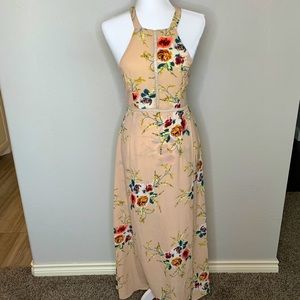 Gorgeous maxi dress!